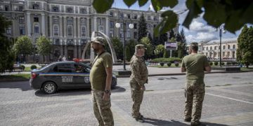 Ukrainian conscription gangs snatch workers from construction site – MP