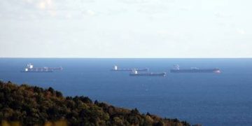 EU mulls changing Russian oil price cap – Bloomberg