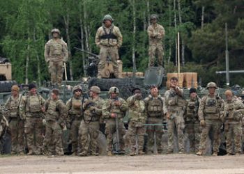 Russia warns US against sending more troops to its borders