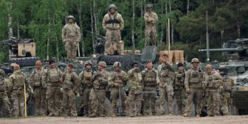 Russia warns US against sending more troops to its borders