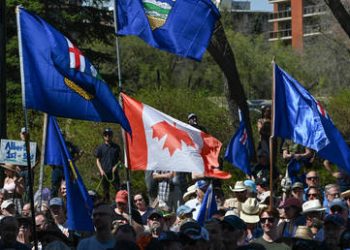 Canadian PM warns oil-rich province against Brexit-style split