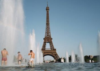 How the heatwave crippled Europe (PHOTOS, VIDEOS)
