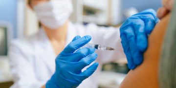 AI becomes ‘powerful weapon’ against cancer in Russia’s custom vaccine push (VIDEO)