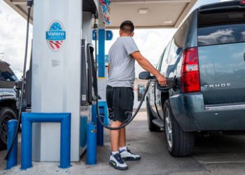 European drivers cutting down on fuel amid Iran war