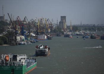 Large-scale drone attack hits St. Petersburg