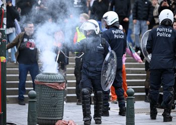Riots in Brussels: Hooded gangs rampage through city center (VIDEO, PHOTOS)