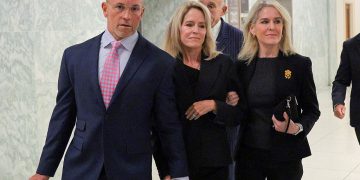 Epstein probe expands as Bill Gates and former assistant testify