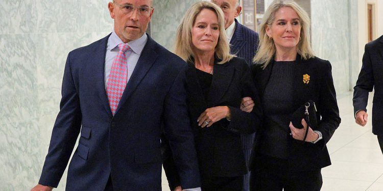 Epstein probe expands as Bill Gates and former assistant testify