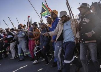 South African leader rejects deadline for foreigners to leave