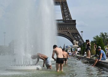 Funeral homes overwhelmed amid heatwave in France
