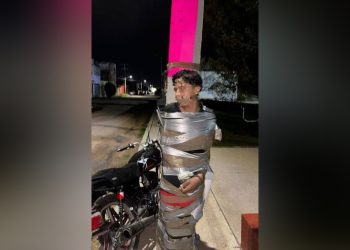Mexican ‘Batman’ vigilante goes after ‘rats’ with duct tape (PHOTOS)