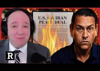 “This whole thing will COLLAPSE in 96 hours” says Iran War Expert as Israel bombs Lebanon