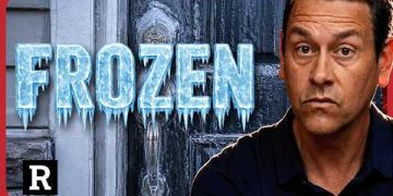 “America’s Housing Market is FROZEN” Economist Peter Schiff Warns This is Worse Than 2008