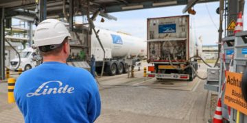Western banks sue German firm over Russia pullout – FT