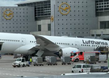 Boeing passenger partially sucked out of ‘dislodged’ window mid-flight (VIDEO)