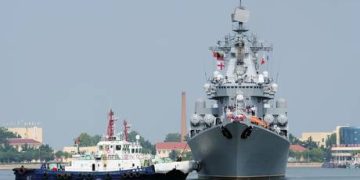 Russian and Chinese warships hold joint drills (VIDEO)