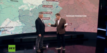 Russian troops rescue family trapped in Donbass combat zone (VIDEO)