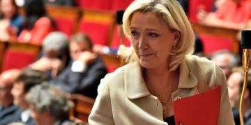 Le Pen frontrunner for French president – polls
