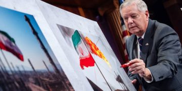 US lawmakers warn against Russia sanctions bill