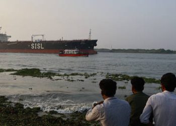 India faces 100% tariffs as US Senate advances legislation