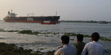 India faces 100% tariffs as US Senate advances legislation