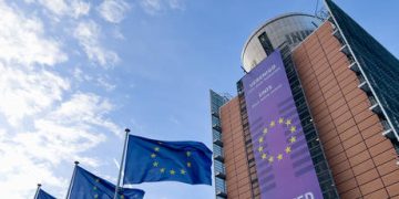 EU lifts sanctions on luxury Russian export