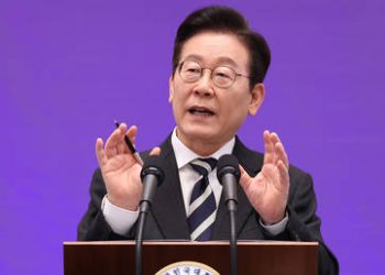 South Korea proposes dialogue to end war with North Korea