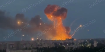 WATCH huge blasts rock ‘missile warehouse’ near Kiev