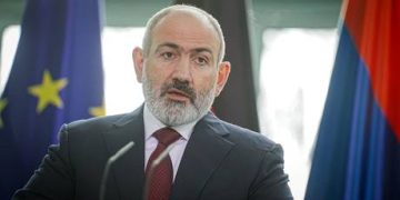 Armenia’s pro-EU prime minister targets former rival 