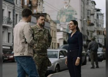 Ukrainian neo-Nazi commander struggles to explain SS-style insignia to MAGA influencer (VIDEO)