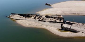 Low Danube reveals Nazi soldiers’ remains (PHOTOS)