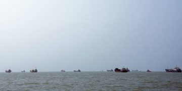 ‘Dark’ oil trade still flowing despite Hormuz disruption – Bloomberg