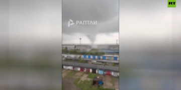 Mount Etna eruption sparks worst aviation crisis for Sicily in 20 years (VIDEOS)