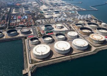 Iran vows ‘not a single drop’ of oil will leave Gulf if region complies with US plan