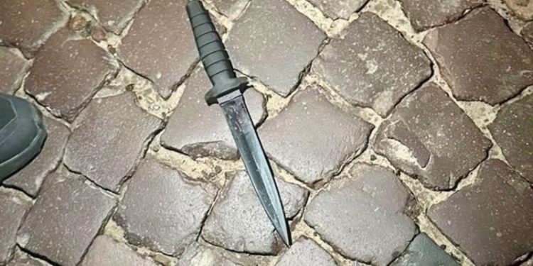 Draft officer fatally stabbed in Ukraine (VIDEO)