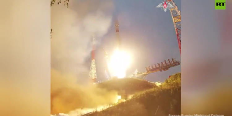 Russia launches new military spacecraft (VIDEO)