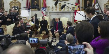 You still don’t have the cards: Is Zelensky still bringing a bluff to Trump?