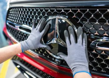 Volkswagen car plant to be converted for Israeli arms production