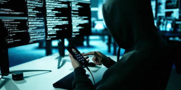 Revolut handed sensitive customer data to scammers – media