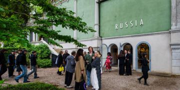 Venice Biennale chief defends Russian pavilion return