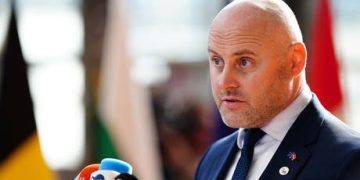 Estonian defense minister quits after wasting €70 million on faulty shells for Ukraine
