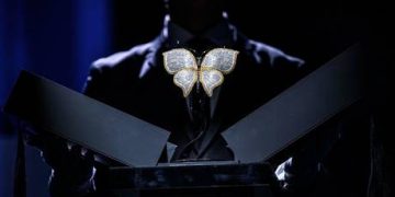 Oscar-winning Russian director offers $1mn diamond prize at Moscow film awards