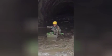 Nepal rescuers delayed by mud and water in tunnels – PM