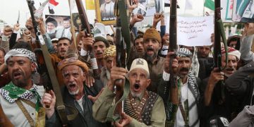 Drone attacks shut key Saudi oil pipeline (SATELLITE PHOTOS)