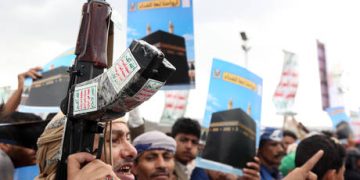Houthis target ‘sensitive sites’ in Saudi Arabia (VIDEO)