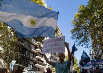 Argentina demands UK halt Falklands oil project