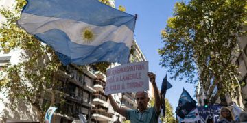 Argentina demands UK halt Falklands oil project