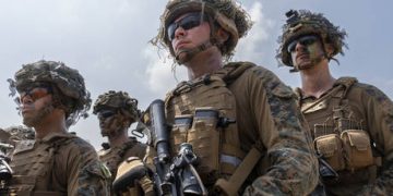 Iranian women take up arms amid US threats (VIDEO)