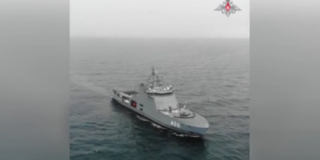 Russian troops practice tactical assault in high Arctic (MOD VIDEO)
