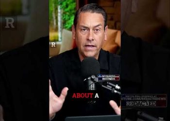 AI Panic: Are YOU Being PSYCHOLOGICALLY MANIPULATED? #shorts